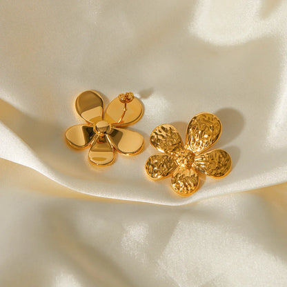 Daisy Gold Earrings