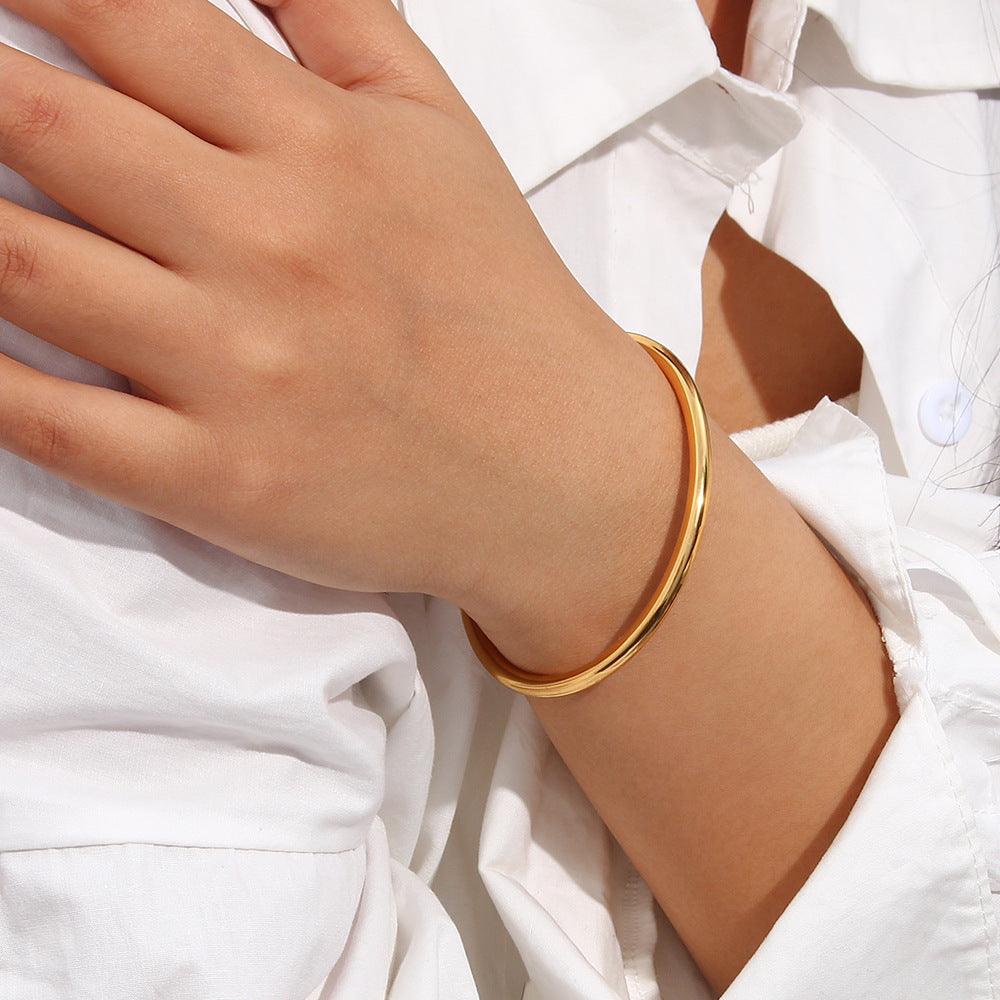 Ara Gold Bangle